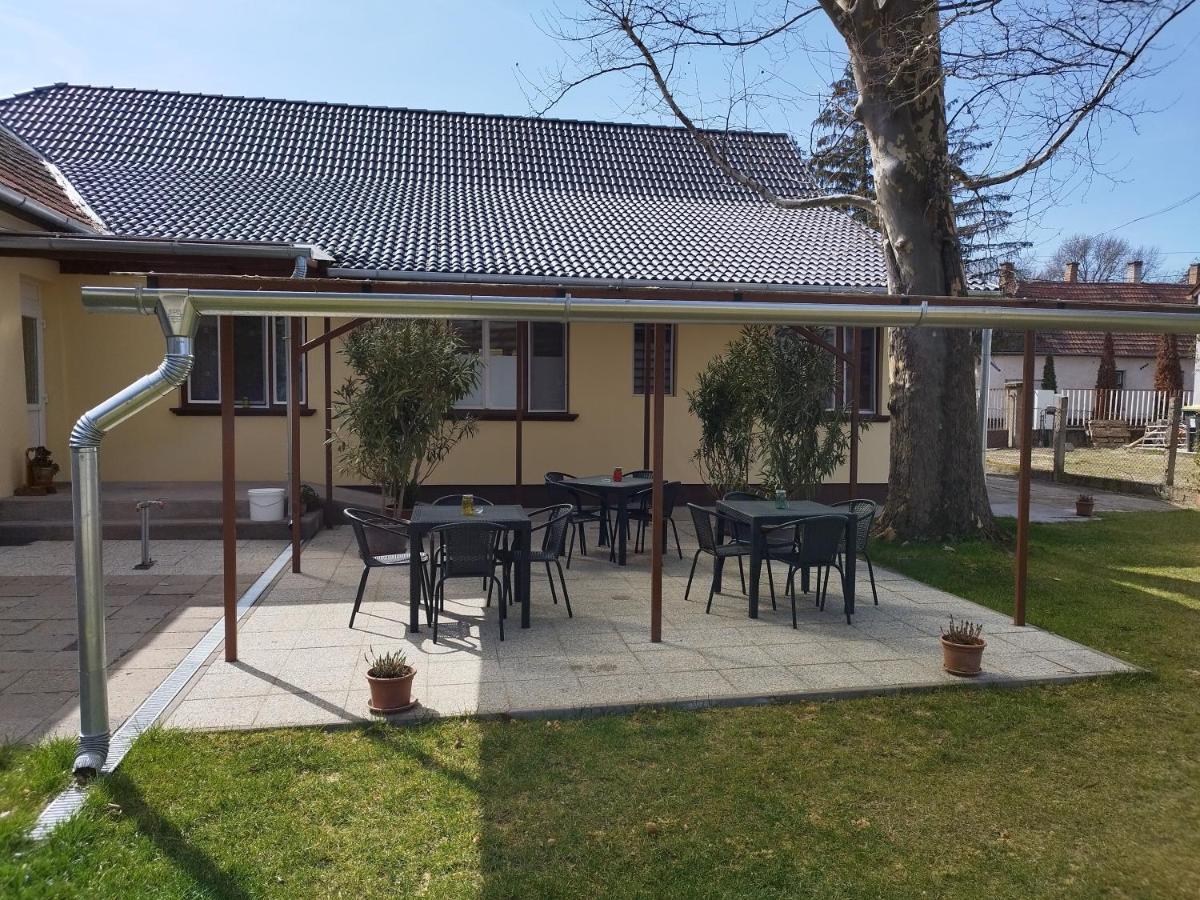 Tartós Szegfű Vendégház, Magánszállás Tazlar Exterior foto